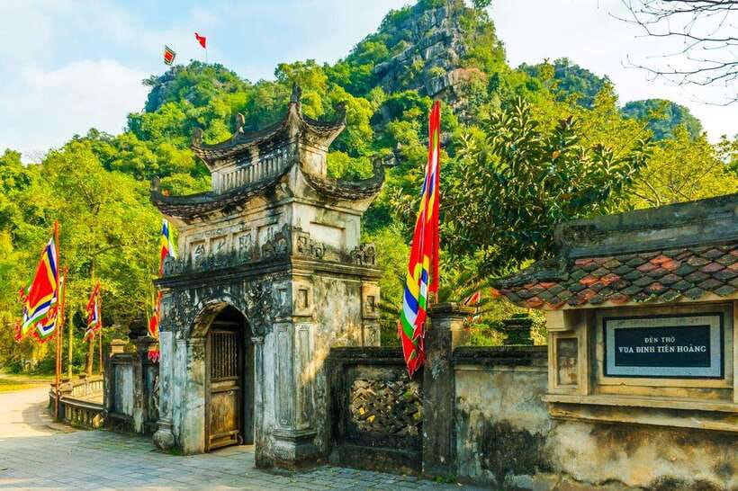 From Hanoi: Tam Coc Boat Trip and Hoa Lu & Mua Cave Tour - Why this Ninh Binh day trip works
