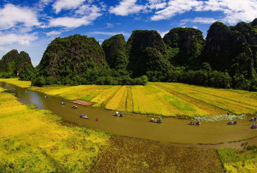 From Hanoi: Trang An Eco-tourism -Bai Dinh pagoda & Mua Cave - Lunch with Ninh Binh flavors