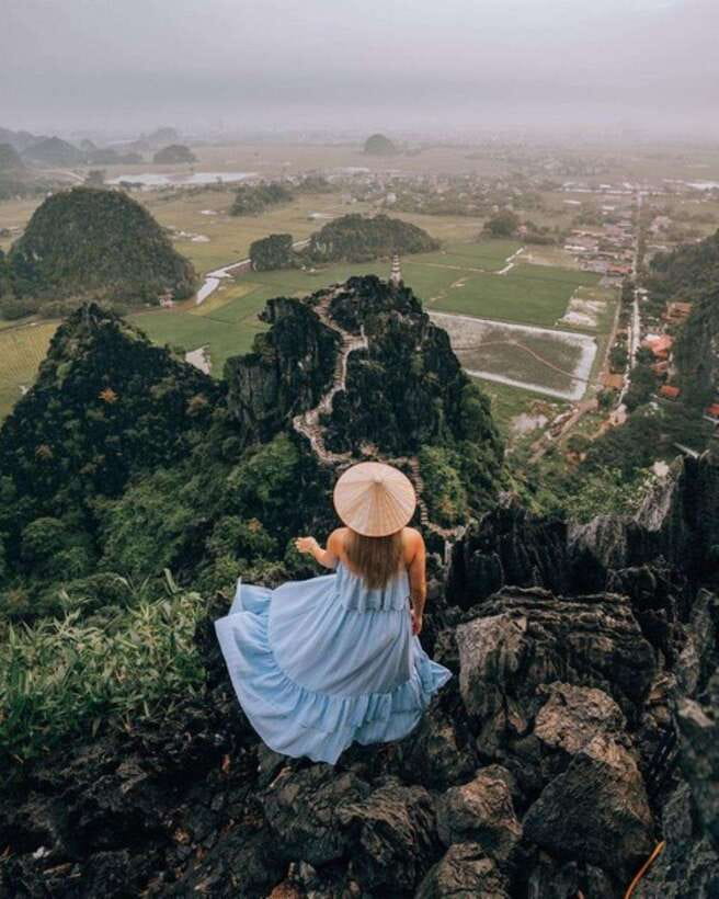 From Hanoi: Trang An Eco-tourism -Bai Dinh pagoda & Mua Cave - Mua Cave and the 500-step climb