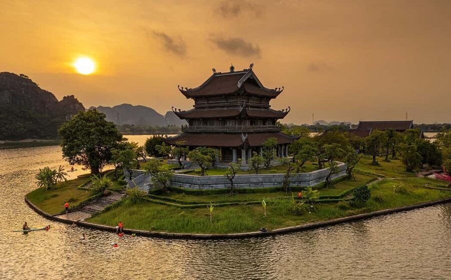 From Hanoi: Trang An Eco-tourism -Bai Dinh pagoda & Mua Cave - Bai Dinh Pagoda and its remarkable scale