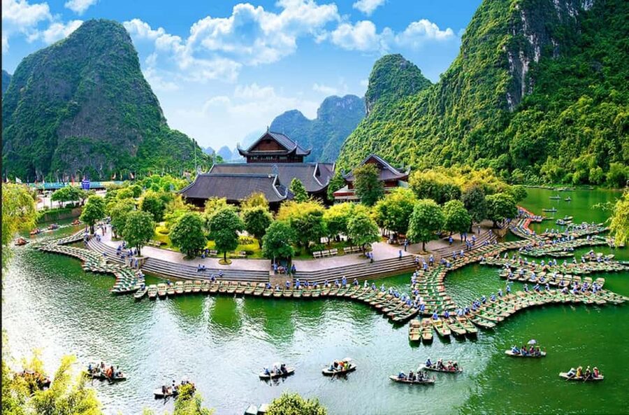 From Hanoi: Trang An eco-tourism - Hoa Lu ancient & Mua Cave - The Trang An boat route through caves and rice fields