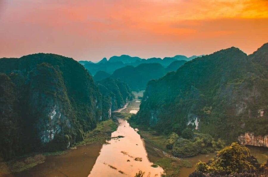 From Hanoi: Trang An eco-tourism - Hoa Lu ancient & Mua Cave - The 7:00 AM Hanoi pickup
