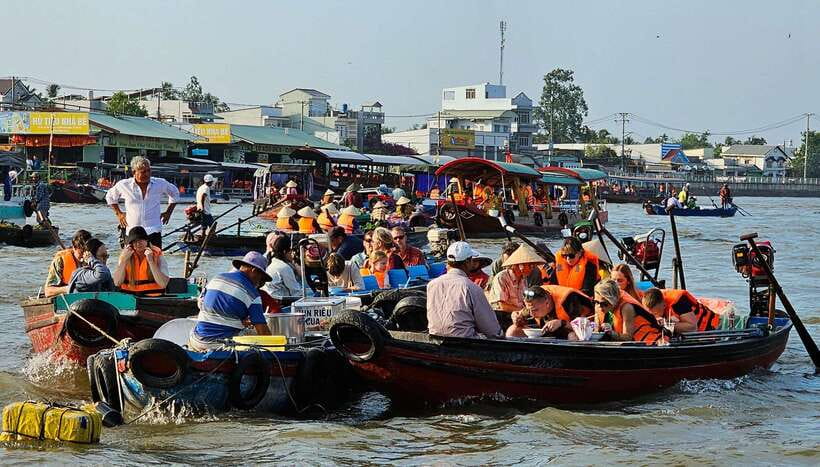 From HCM: Mekong Delta Can Tho Floating Market 2-Day Tour - The long transfer to Can Tho