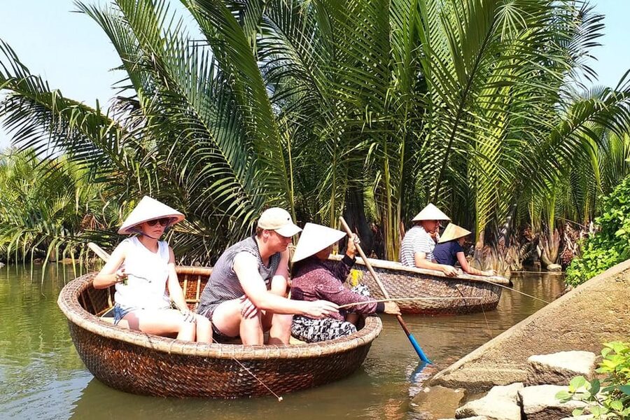 From Hoi An: Bay Mau Coconut Forest Bamboo Basket Boat Ride - Meeting the local rower in Cam Thanh village