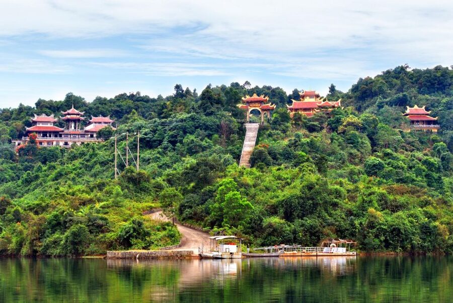 From Hue/Da Nang/Hoi An: Bach Ma National Park Trekking Tour - Clothing and fitness advice for the 8 km route
