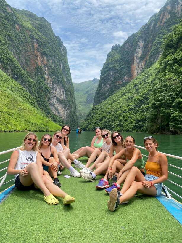 From Sapa: 2 Day Ha Giang Loop Motorbike Tour With Rider - Day one: Bac Sum Pass, Quan Ba, and the road to Dong Van