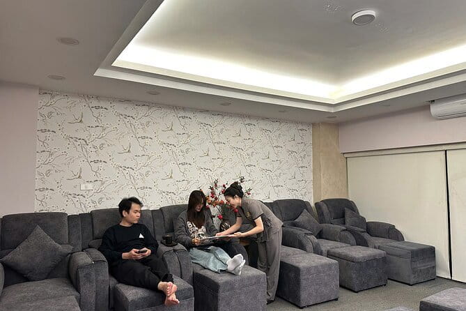 Full Body Combo with Aromatherapy or Deep Tissue treatment - Your arrival, welcome drink, and check-in