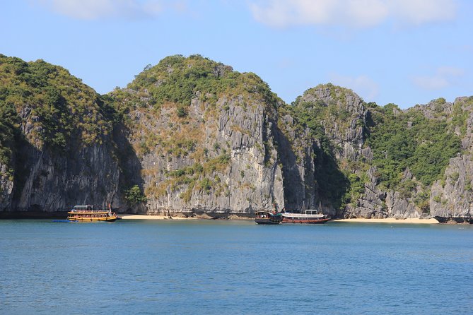 Full day boat trip with Cat Ba Captain Jack to Lan Ha Bay and Ha Long Bay - Traditional lunch on the boat from 11:30 to 12:30