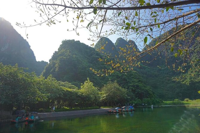 Full-Day Ninh Binh Tour from HaNoi with transfer - The guide and group size