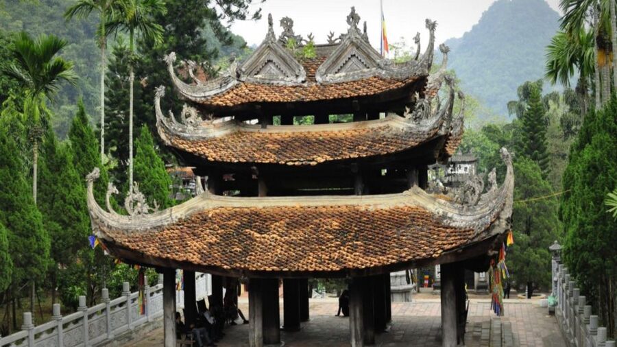 Full-Day Perfume Pagoda Private or Small-Group Tour - Lunch at the base of the mountain