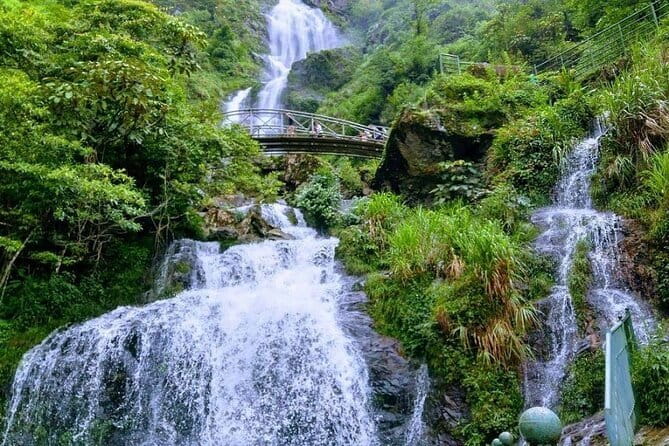 Full Day Sapa Jeep Open Air Jeep Off The Beaten Track - O Quy Ho at 1,800 meters