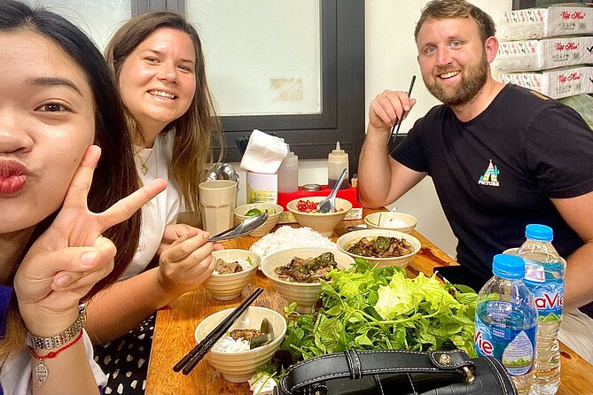 (Group/Individual) HANOI STREET FOOD TOUR - Bun cha and banh cuon are the essential tastes