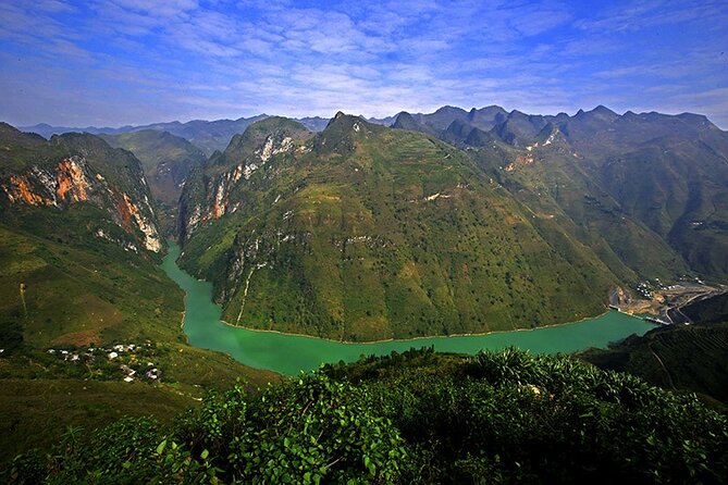 Ha Giang Loop 3 days and 2 nights Motorbike Tour with Easy rider - Day 1: Quan Ba, Lung Khuy Cave, and the Lonely Tree