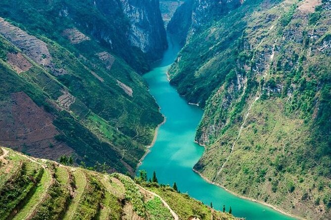 Ha Giang Loop 4 Days 3 Nights Motorbike Tour with easy Rider - Day 3: Meo Vac houses, Sa Ly Pass, and Du Gia Waterfall