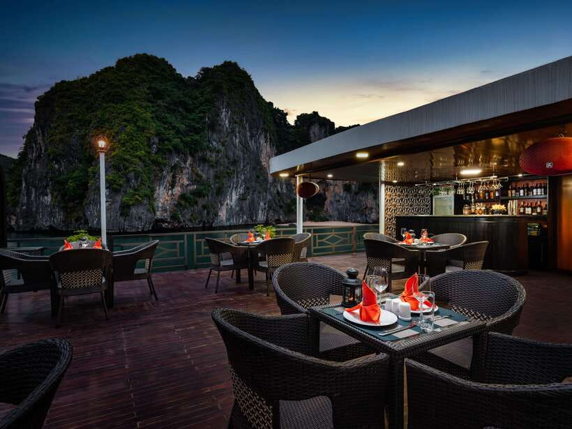 Ha Long Bay: 2-Day Tour with La Pandora Boutique Cruise - Sunrise and Dark and Bright Cave