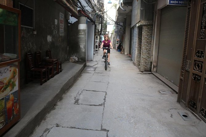Half-Day Bicycle Tour Combine City & Countryside + Train Street - Why this four-hour Hanoi bicycle tour works