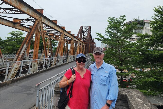 Half-Day Hanoi Highlights and Train Street Experience - Egg coffee and the Train Street finale