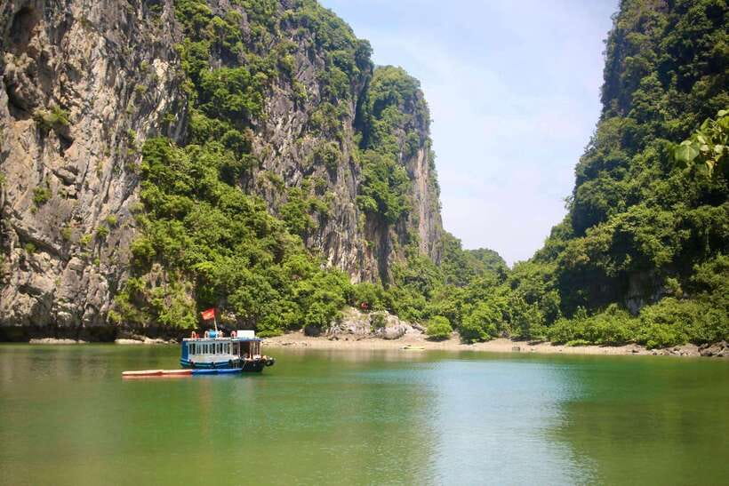 Half day Lan Ha Bay excursion ( 4 hours ): Kayaking, Snorkel - Who will enjoy this Lan Ha Bay tour?