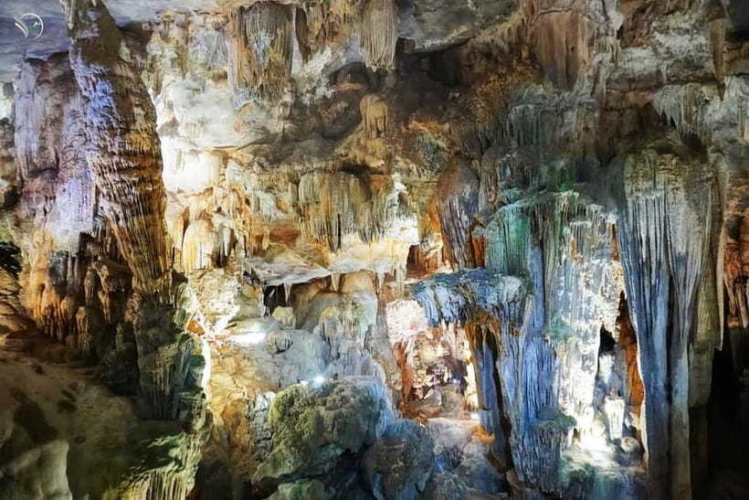 Half-Day Phong Nha Cave Adventure by Dragon Boat - A 30-minute ride up the Son River