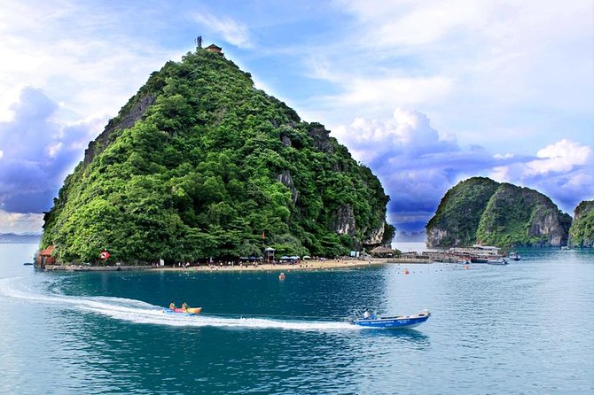 Halong 6 hours Boat tour with Cave, Kayak, lunch, transfer high-way from Hanoi - Hang Luon Cave by kayak or bamboo boat