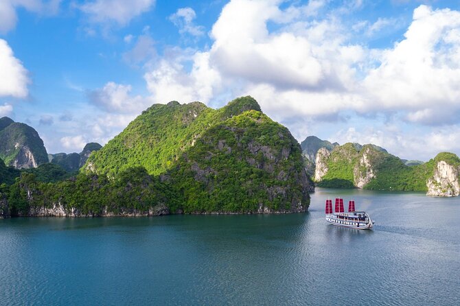 Halong & Bai Tu Long Luxury Day Tour - Fishing village & Kayak - Guide quality and the group experience