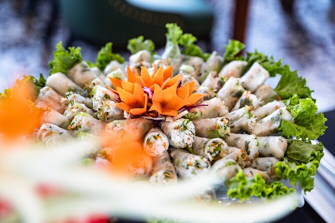 Halong bay 5star Cruise Day Trip: Buffet lunch & Limousine bus - Sung Sot Cave, Halong Bay’s dramatic stop