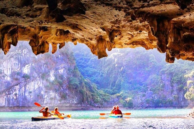 Halong Bay Day Tour By Diamond Era Cruise,Titop,Sung Sot & kayak - Buffet lunch with good variety, but a crowded queue