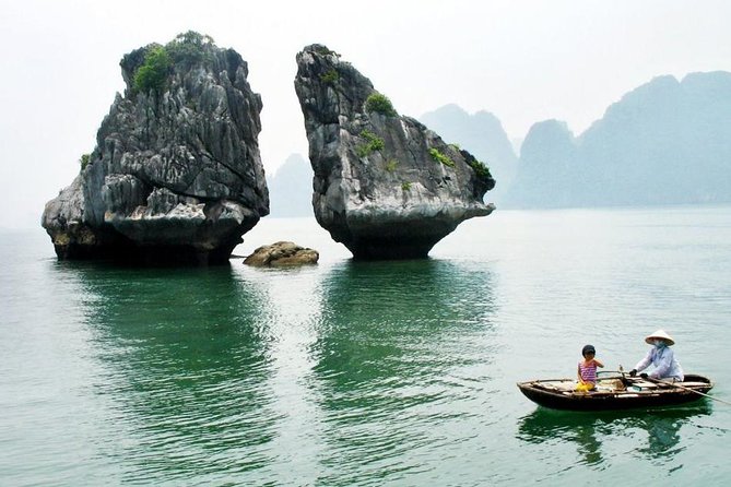 Halong Bay Full Day with Kayaking, Hiking viewpoint, Cave - Deluxe To Luxury - Guide service and onboard organization