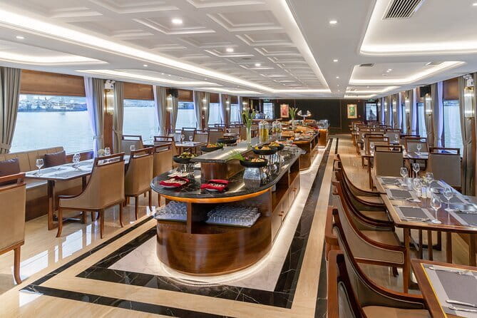 HALONG BAY LUXURY IRIS CRUISE DAY TRIP-BEST SELLER: Kayak, Music - Ti Top Island and the climb above the bay