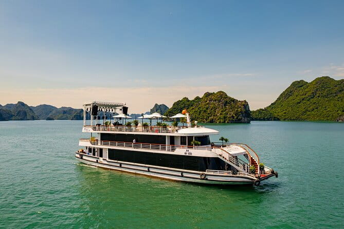 HALONG BAY LUXURY IRIS CRUISE DAY TRIP-BEST SELLER: Kayak, Music - Luon Cave, by kayak or sampan