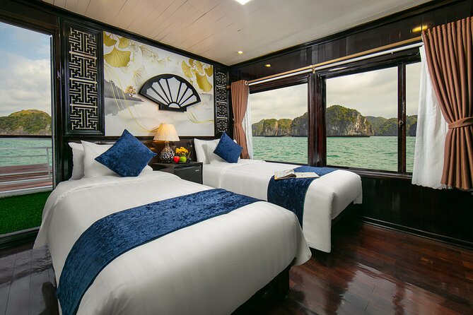 Halong Fantasea Cruise - 2 Days 1 Night - Lunch And The First Views Of The Bay