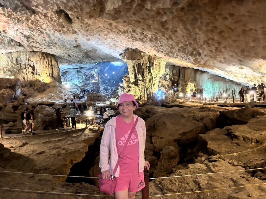 Halong Heritage Luxury Day Cruise-Buffet lunch&Limousine transfer - Sung Sot Cave and the cost of the stairs