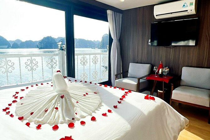 HaLong, LanHa bay 2days and 1 nite Kayak on Vega Legend Cruise. - The Hanoi pickup and the long first day