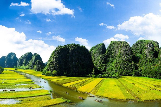 Hang Mua - Hoa Lu - Tam Coc Small Group Tour 8 People a Group - Tam Coc by local rowboat