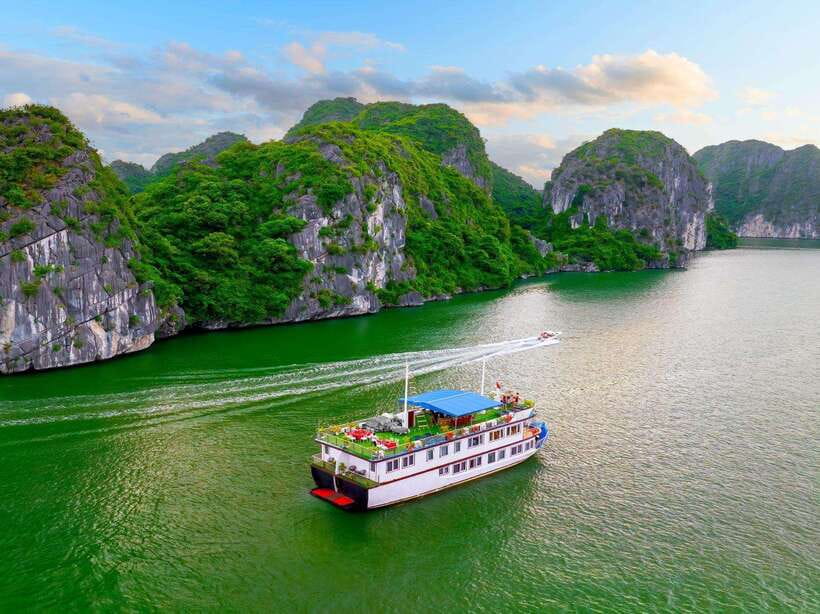 Hanoi: 2-Day Ha Long and Lan Ha Bay Cruise with Kayaking - The Hanoi departure and Beo Harbor transfer