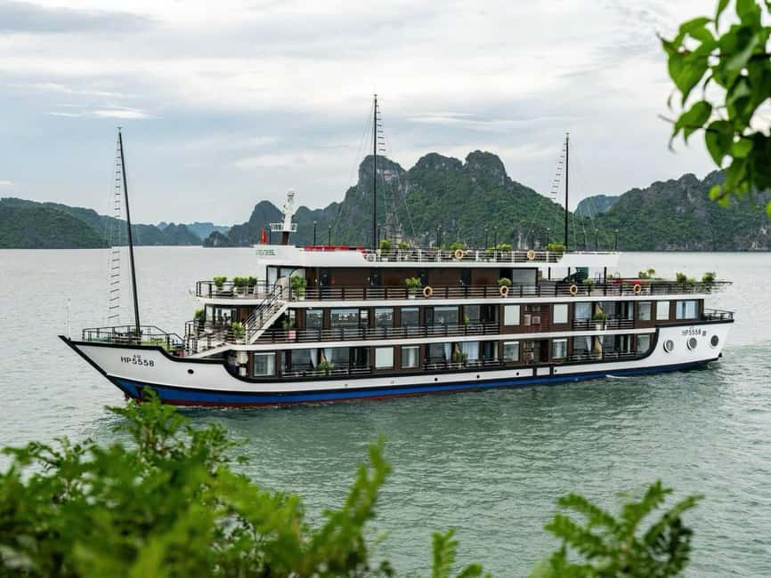 Hanoi: 2-Day Ha Long & Lan Ha Bay 5-Star Boat with Balcony - Buffet lunch among the limestone towers