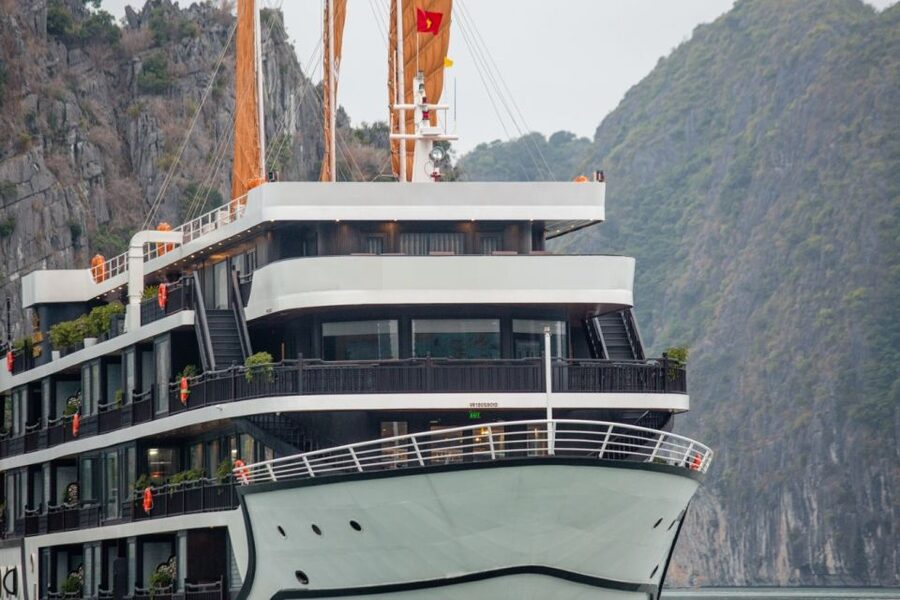 Hanoi: 2-Day Halong & Lan Ha Bay 5-Star Cruise with Balcony - Sunrise tai chi and the short second morning