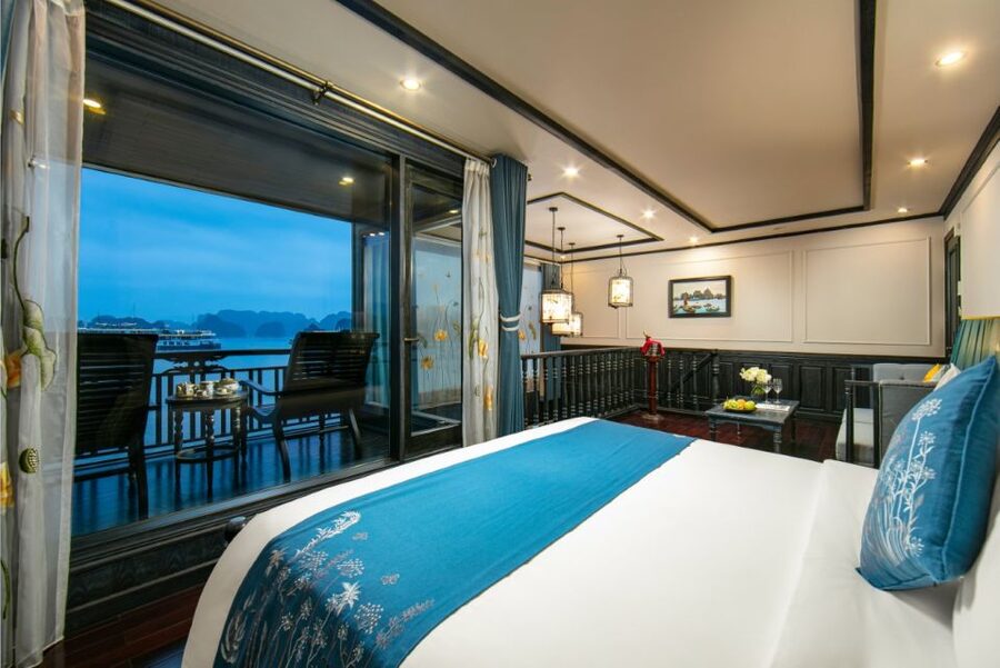 Hanoi: 2-Day Halong & Lan Ha Bay 5-Star Cruise with Balcony - Service, guides, and the feel on board