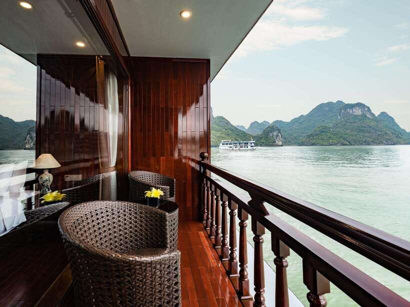 Hanoi: 2-Day Halong & Lan Ha Bay 5 Stars Cruise with Balcony - Dark and Bright Cave, or Ba Trai Dao