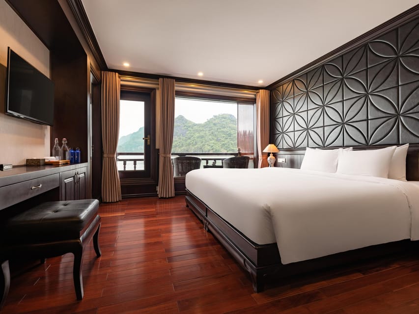 Hanoi: 2-Day Lan Ha & Halong Bay 5 Stars Cruise with Balcony - How the crew affects the experience