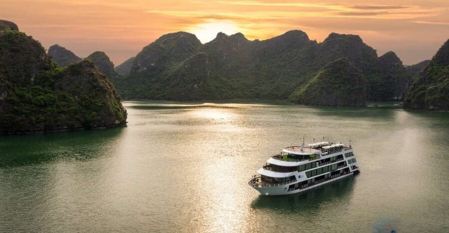Hanoi: 3-Day Ha Long/Lan Ha Bay Cruise with Private Balcony - Why Lan Ha Bay makes a good three-day choice