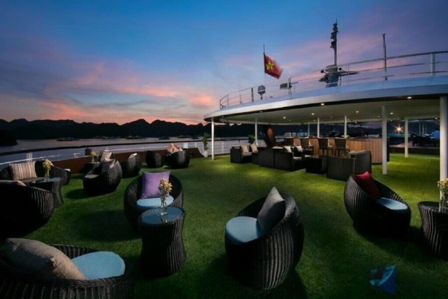Hanoi: 3-Day Ha Long/Lan Ha Bay Cruise with Private Balcony - Day three: bamboo boats and the Dark and Bright Cave