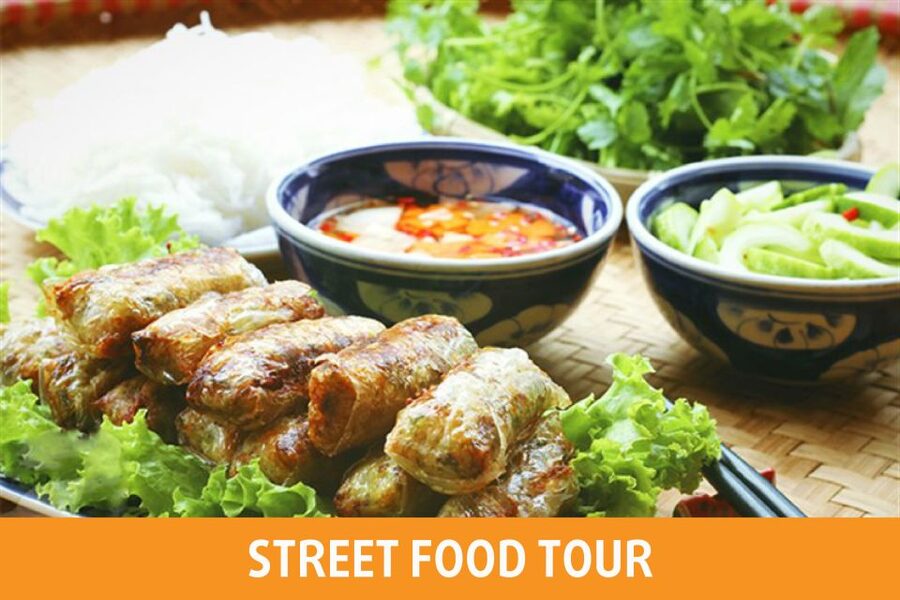 Hanoi: 7 Tastings Street Food Tour with Train Street - Optional dishes make private tours more personal