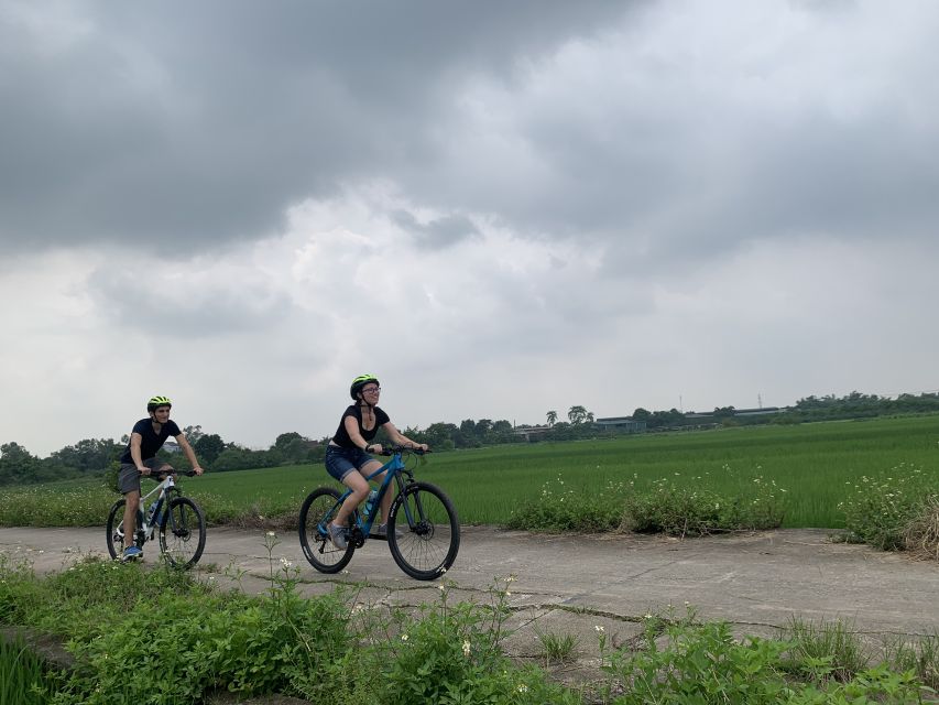 Hanoi: Bike Tour Through Hidden Gems and Banana Island - Vietnamese food after the ride