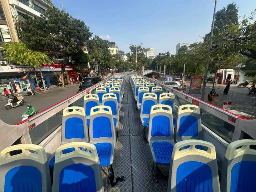 Hanoi: Centuries of Highlights in 1 Hour by Open-Top Bus - Saint Joseph Cathedral and the French influence