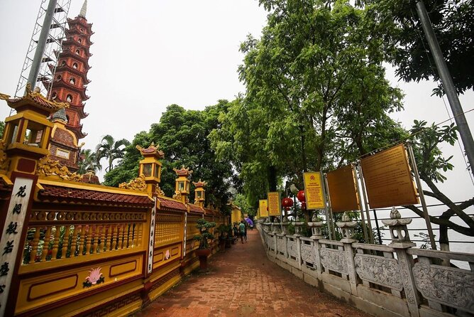 Hanoi City Half-Day Private Tour: Train Street And All Highlights - One Pillar Pagoda, a small stop with a memorable legend