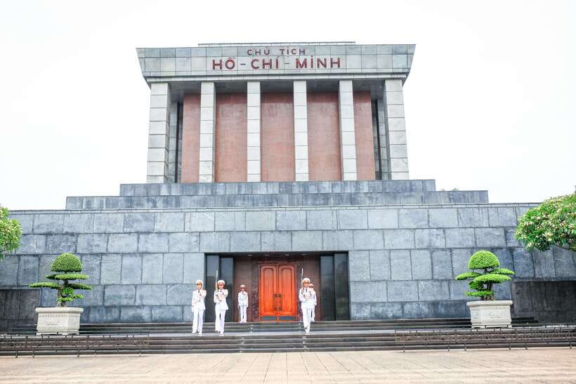 Hanoi: City Highlights Tour with Train Street & Hidden Gems - Tran Quoc Pagoda beside Hanoi’s West Lake