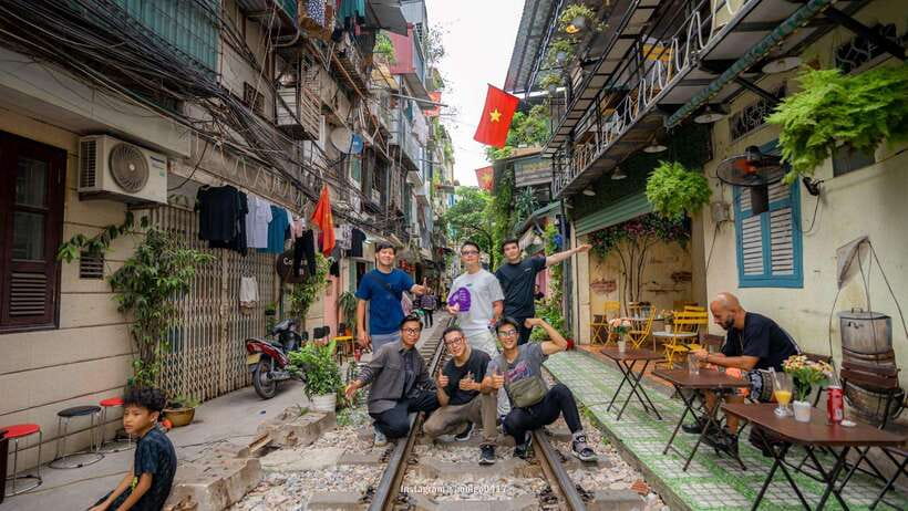 Hanoi: City Highlights Tour with Train Street & Hidden Gems - The Ho Chi Minh Complex and One Pillar Pagoda