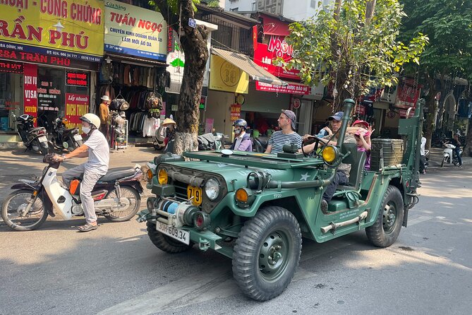 Hanoi City Tour Highlight, Train Street Combine visit Countryside - Thang Long Citadel and B52 Lake
