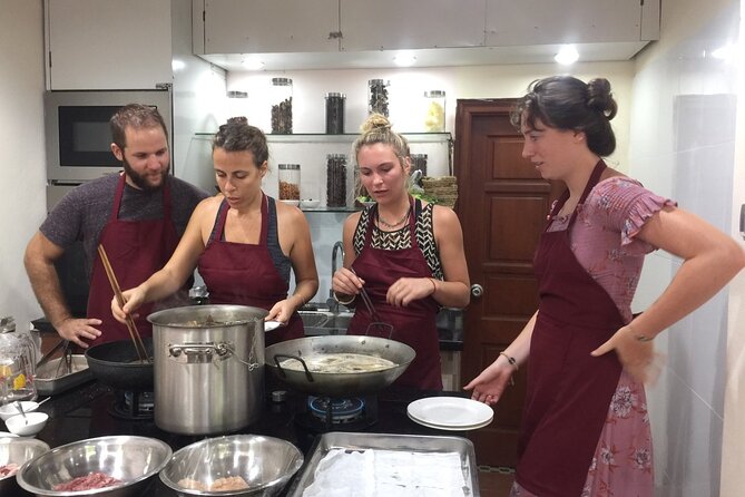 Hanoi Cooking Class and Market Tour in Ancient House - Timing, group size, and the pace of the day